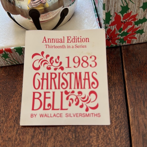 Wallace 1983 Annual Bell - Picture 3 of 3